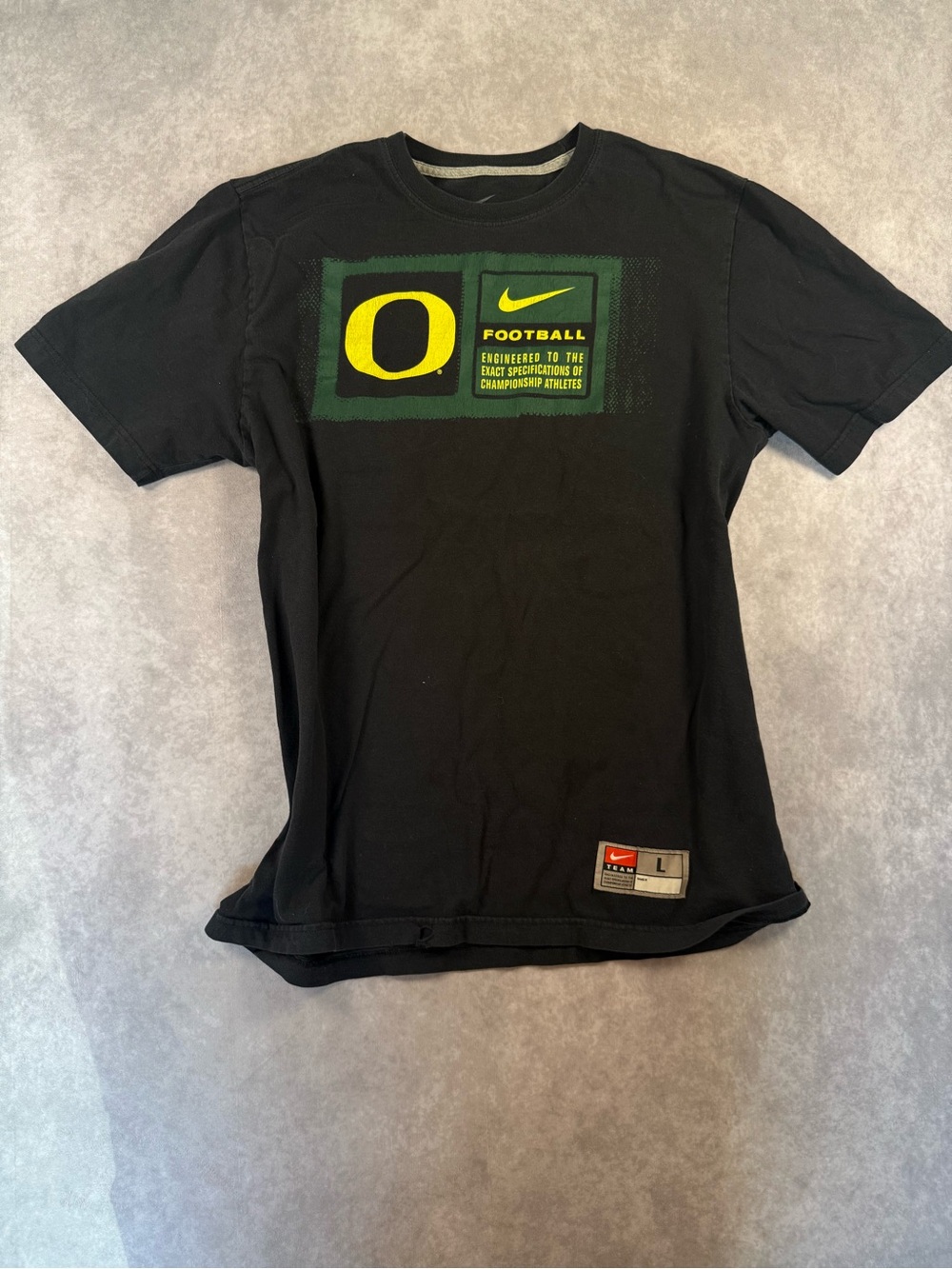 Men’s Nike Oregon Ducks Football Team Shirt Size Large